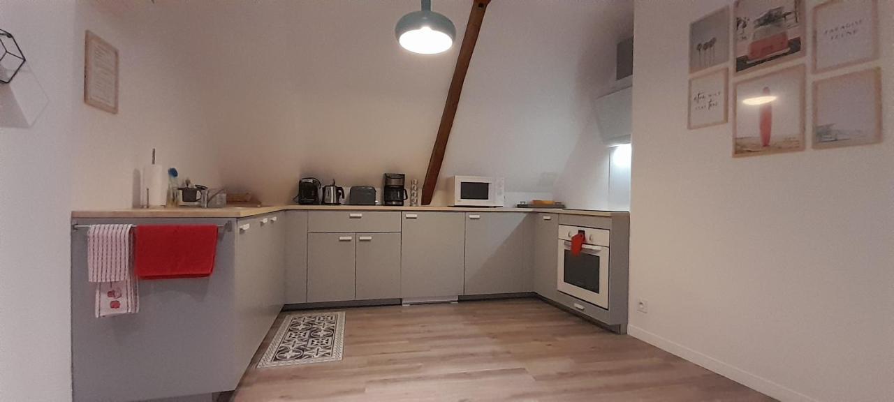 Appartement dans maison de 1789 au centre de Vitré Esterno foto